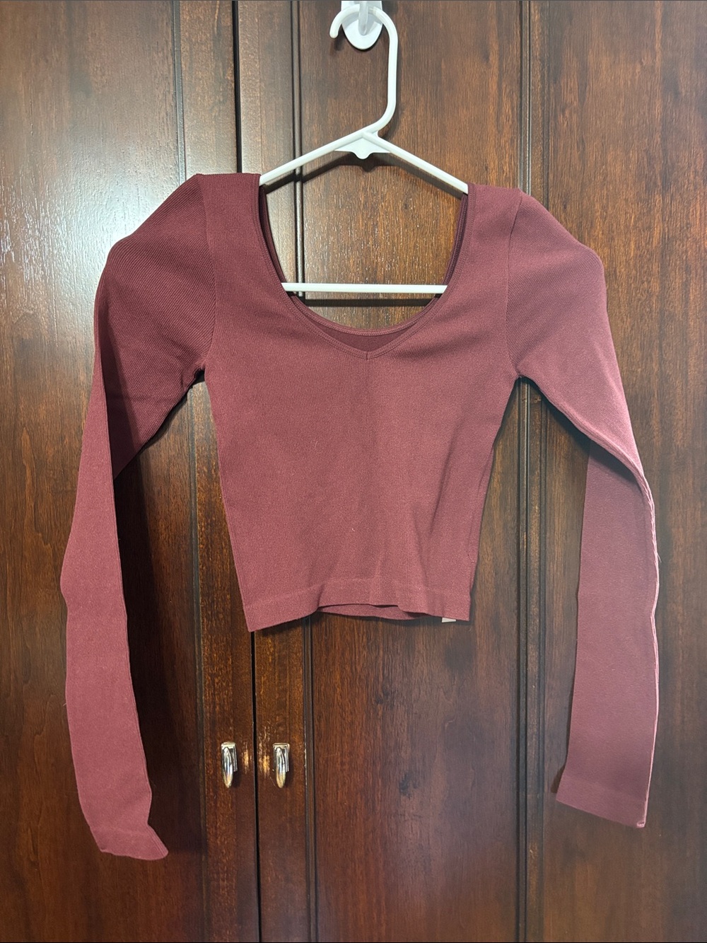 Women’s Aeropostale V-Neck Long Sleeve Crop Top - Burgundy